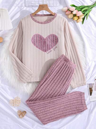 A Fashionable And Elegant Heart-Shaped Printed Long Sleeved Top And Casual Purple Pants Home Outfit, Suitable For Girls To Wear At Home And Also Suitable For Children's Spring And Autumn Casual Wear. Comfortable Fabric, Unique Design, Suitable For Wearing At Night In Spring And Autumn