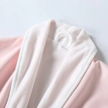 1 Áo choàng tắm lót nhung mềm mại có tay áo, Áo choàng tắm thấm hút mềm mại có ve áo, Thích hợp cho phòng ngủ/phòng tắm/hồ bơi, Thiết yếu cho gia đình và du lịch - hồng nhạt - Xem 3