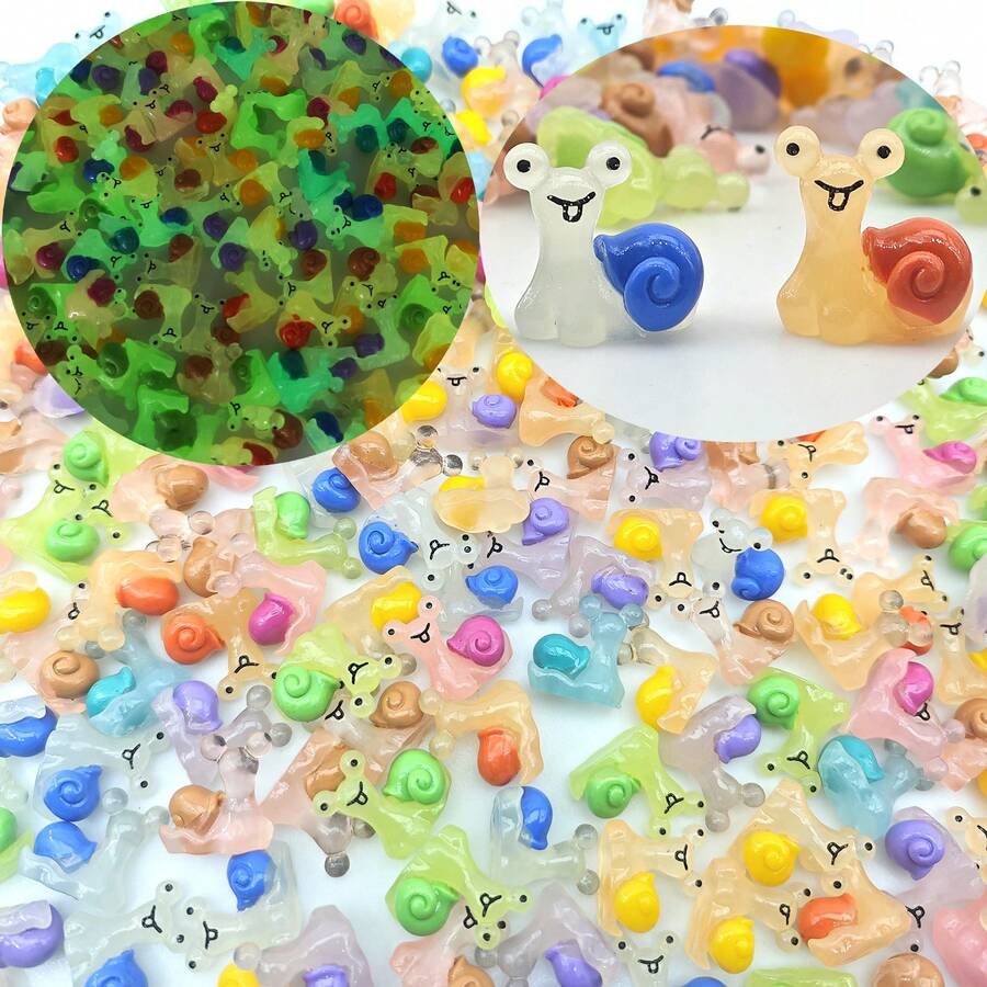 迷你夜光蜗牛树脂饰品，适合作为生日礼物或派对礼物，颜色随机