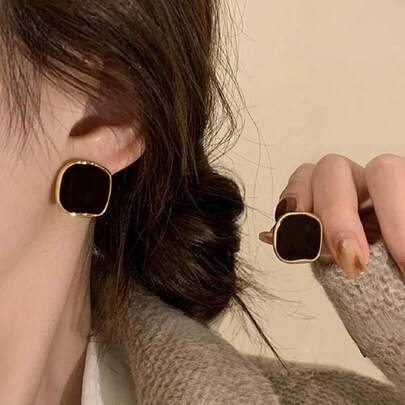 1 par de pendientes de tuerca vintage, elegantes y sencillos con forma de cubo, versátiles para uso diario de mujer, para otoño/invierno