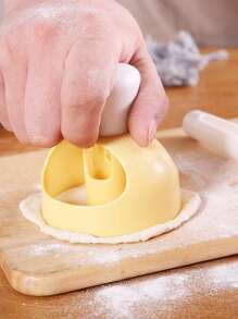 1 套 2 个饼干蛋糕甜甜圈模具、厨房切刀模板、DIY 甜甜圈制作模具、甜点面包糕点烘焙工具、创意塑料甜甜圈模具、蛋糕模具、烤盘、甜点面包纸切割工具、带蘸料钳的甜甜圈模具、塑料空心面包模具、甜甜圈切刀、餐厅不粘甜甜圈模具、易于清洁、烘焙工具 - 彩色 - 查看 6