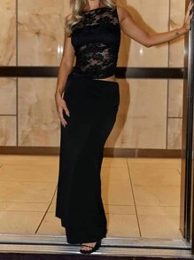 女士圆领蕾丝镂空修身优雅连衣裙