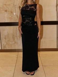 女士圆领蕾丝镂空修身优雅连衣裙