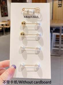 6pcs/set Black & White Anti-light Brooch As A Fashion Decoration