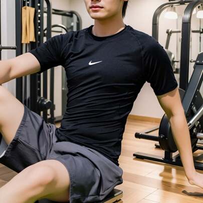 Nike 男式 Dri-Fit 压缩 T 恤，健身训练紧身短袖运动服 FB7933-010