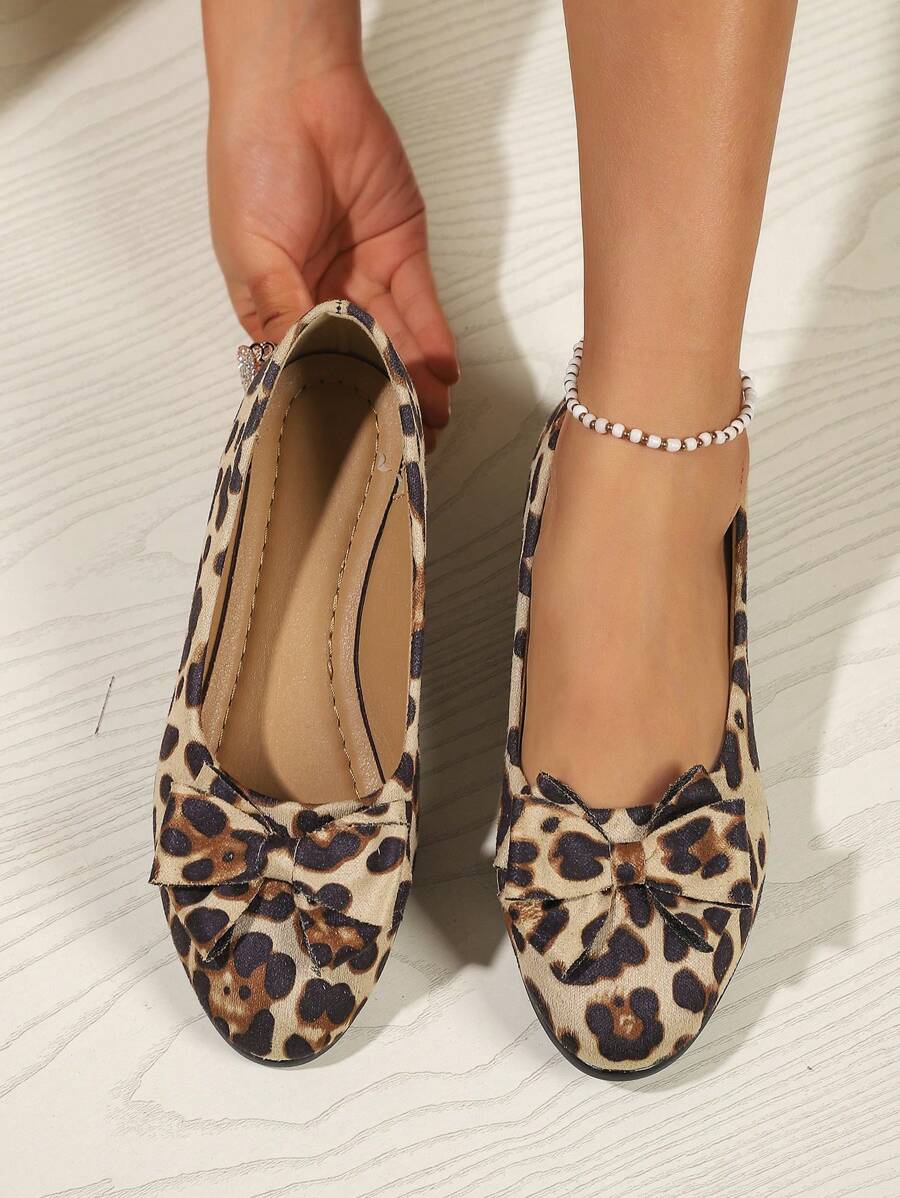 女士蝴蝶结复古优雅仿麂皮休闲圆头低跟平底鞋，纯色一脚蹬乐福鞋，适合所有季节