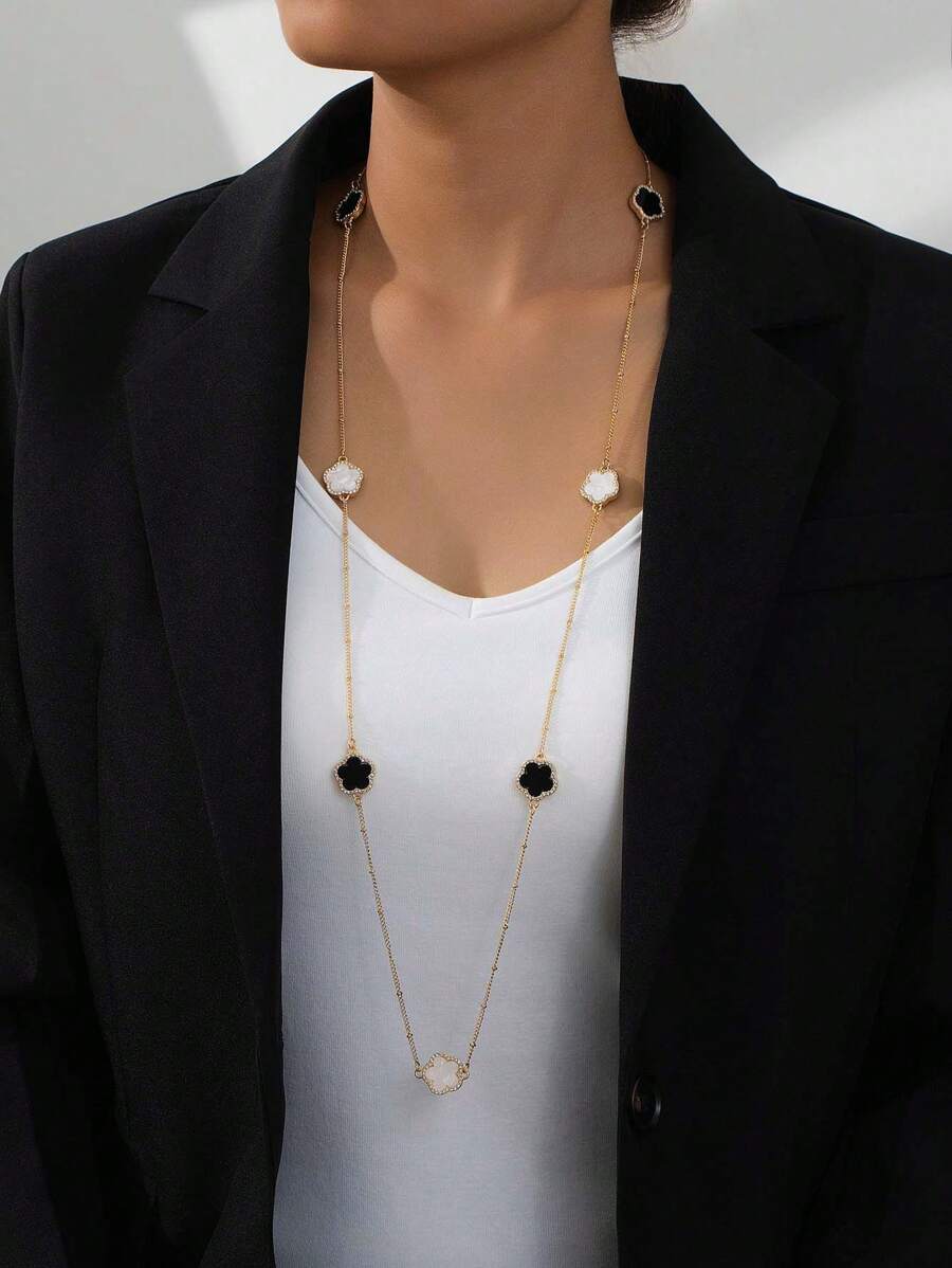 1 chiếc vòng cổ dài đính đá hình cỏ ba lá lạ mắt (Số lượng hạt ngẫu nhiên, một số có lớp màng bong tróc trên hạt màu đen) - Đen và trắng - Xem 1