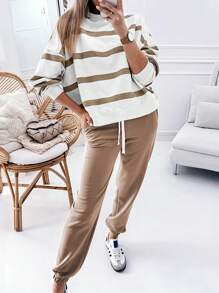 Bộ áo chui đầu sọc trễ vai và quần jogger cho nữ - Màu be - Xem 6