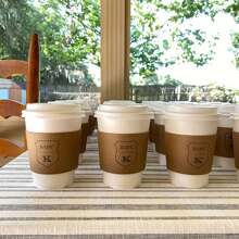 20-100 piezas de 12.7x5.8cm Mangas personalizadas para tazas de café de 10-20oz, mangas de papel para tazas de café personalizadas como regalo de boda, de kraft o blanco, desechables y personalizadas, manga aislante para bebidas calientes, manga de papel corrugado resistente al agua y al calor, manga de papel para taza de café personalizada para boda.