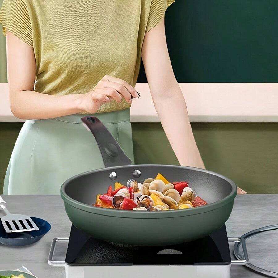 Crystal Drill NonStick Frying Pan Pan With Omelette Cooking Oil Fume