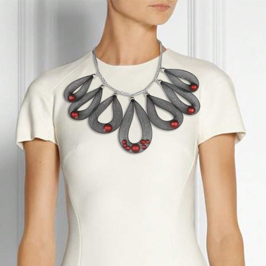 黑色水滴网状吊坠搭配红色圆珠项链个性化哥特式派对配饰时尚项链