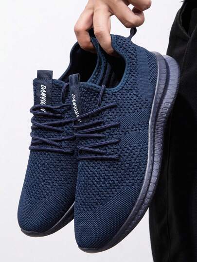 DaoLxi Zapatos para caminar para hombres, zapatillas de tenis ultraligeras, zapatos para correr de malla antideslizantes, cómodos para el trabajo, entrenamiento, deporte, atléticos, transpirables, color azul oscuro