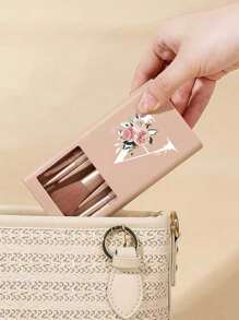 Set di pennelli cosmetici portatili color pelle con specchi, stampa floreale con lettere da A a Z, set di pennelli per trucco con setole morbide, pennelli da viaggio per il trucco con scatole a specchio, penne cosmetiche multifunzione mini, pennelli per fondotinta, pennelli per ombretti, strumenti di bellezza per principianti, pennello miscelatore, organizer per il trucco, rastrelliera per il trucco, include pennelli cosmetici, regali ideali per ragazze, set di strumenti per il trucco portatili, articoli da viaggio necessari, set di pennelli completo, set di pennelli per il trucco, kit di trucco completo, set di pennelli, set di pennelli per il trucco, set regalo per il trucco