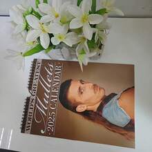 Lịch năm 2025 Lịch treo tường hài hước "Mullet" vĩ đại nhất thế giới - Hoàn hảo cho trang trí nhà cửa và văn phòng - Lịch treo tường buổi hòa nhạc Star Lyrics Roaring Twenties - Nhiều màu - Xem 2