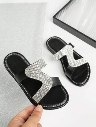 夏季女童时尚拖鞋，金银装饰亮片，平底圆头公主风，休闲沙滩凉鞋，适合日常户外穿着