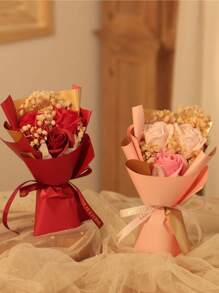 1 pièce Bouquet de fleurs artificielles comprenant 3 roses artificielles, gypsophile, papier d'emballage, taille 20 cm x 13 cm, fleurs de savon préservées convenant pour les mères, les meilleures amies, les anniversaires, la fête des mères, la Saint-Valentin, les faveurs de mariage, la décoration de la maison pour les fêtes, la Saint-Valentin, le cadeau de remise des diplômes