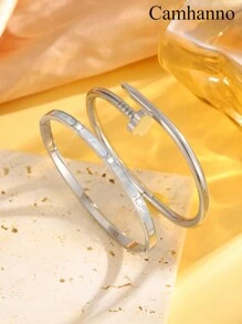 Camhanno 2 Pieces Of Exquisite And Fashionable Stainless Steel Plum Blossom Nail + Four-Leaf Flower Embossed Bracelet Set Is Suitable For Sending Girlfriends During The Holidays Valentines,Mom,Mother,Mother's Day,Gift