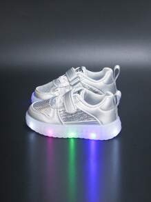 6 双女婴鞋套装：1 双 LED 发光鞋、1 双纯色闪光鞋、1 双幼儿运动鞋、1 双软底休闲运动鞋、1 双闪光面料舒适婴儿鞋、1 双四季时尚外底鞋（鞋垫长度：13-18.3 厘米） - 銀色 - 查看 10