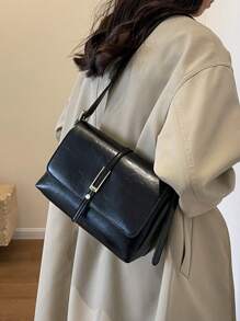 时尚休闲纯色方形翻盖包，无吊坠，适合大学/学院教室、通勤、工作、办公室、节日、假期、聚会、旅行等场合，适合女性、职场新人、白领、青少年、大学生、年轻女孩。 - 黑色 - 查看 2