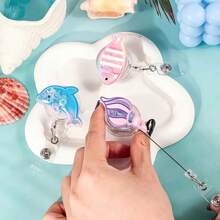 1pc Ocean-Themed Acrylic Badge Reel Clips, Retractable 360-Degree Swivel Alligator Clip ID Holder For Kids, Amusement Parks, Aquariums - Perfect Gift,School Supplies,Back To School - Multicolor - View 4
