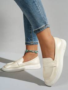 Women's Autumn Slip-On Loafers, Thickened Sole Beige Nurse Shoes, British Style Flat Round Toe Casual Moccasins, Vintage Women Flat Shoes - Beige - View 4