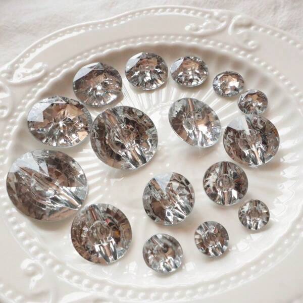 10/20/30 piezas Botones de acrílico imitación de cristal, botones versátiles redondos transparentes de doble ojo en forma de corazón para textiles del hogar, ropa, zapatos, bolsos, manualidades DIY