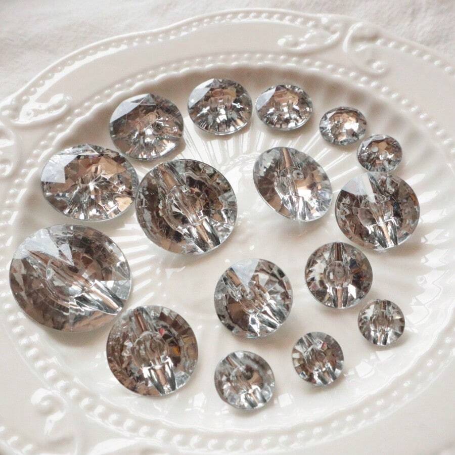 10/20/30 件亚克力仿水晶纽扣，透明双眼心形圆形多功能纽扣，适用于家纺、服装、鞋子、箱包、DIY 工艺品 - 銀白色 - 查看 1