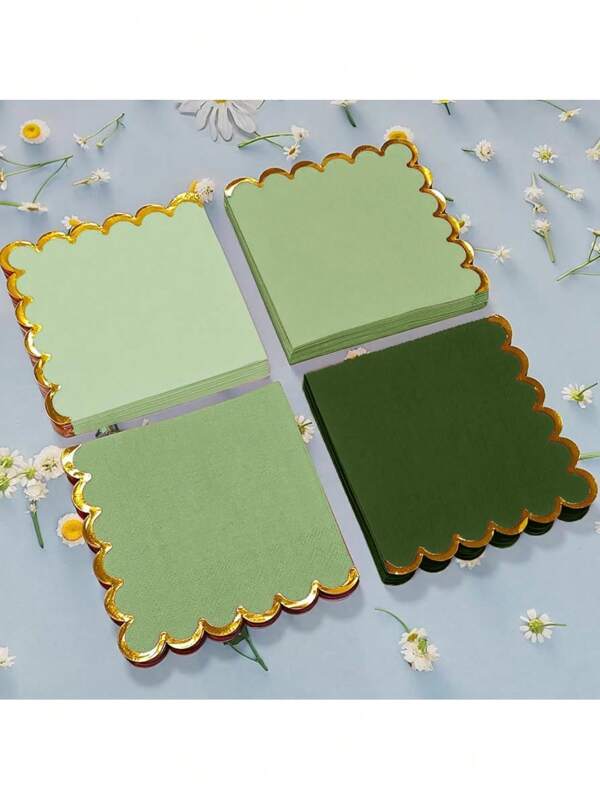 100 piezas de servilletas de cóctel verdes con acentos de hoja de oro, bordes ondulados de 5 x 5 pulgadas, servilletas desechables para bebidas, decoración de fiesta, boda, cena, almuerzo