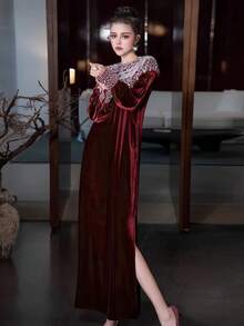 Women's Solid Color Warm Round Neck Exquisite Velvet Elegant Dress, Suitable For Autumn/Winter - Red - View 4