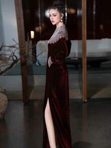 Women's Solid Color Warm Round Neck Exquisite Velvet Elegant Dress, Suitable For Autumn/Winter - Red - View 8
