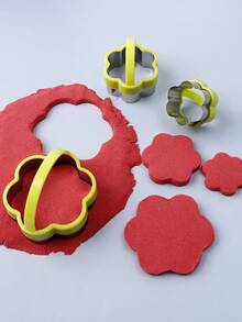 3 件套不锈钢饼干切刀套装带手柄 - 心形、星形、梅花形、圆形，非常适合圣诞节、感恩节烘焙和礼物 - 彩色 - 查看 8