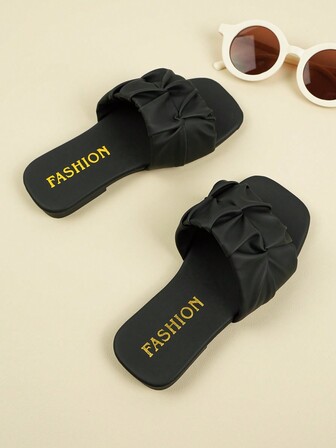 Children Fashion Outdoor Sandals Summer Square Toe Flat Shoes Strap Sandals New Style Girls Shoes Stylish Beach Slippers