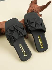 Children Fashion Outdoor Sandals Summer Square Toe Flat Shoes One-Strap Sandals New Style Girls Shoes Stylish Beach Slippers