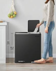 SONGMICS Cubo de basura con 2 compartimientos de 30L, Basurero de reciclaje con pedales de metal, Cubos interiores de plástico y tapa con bisagras, manijas, Cierre suave, Hermético, Negro - Negro - Ver 4