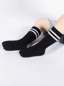 10 双儿童幼儿足球袜男童女童及膝条纹筒袜运动长袜男童女童袜 - 黑與白 - 查看 3