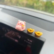4 đồ trang trí hình con lợn thỏi vàng sáng tạo cho nội thất xe hơi, xe điện - Nhiều màu - Xem 2