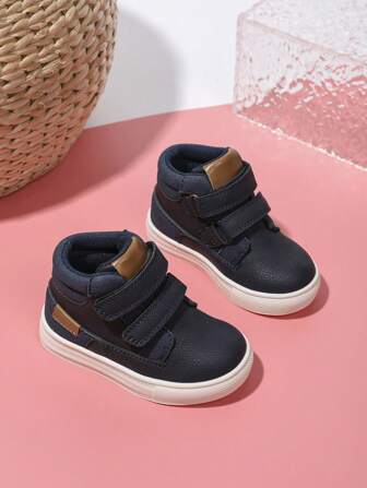 全新中性儿童软底防水防滑耐用婴儿鞋，钩环带户外休闲运动平底鞋，纯色高帮跑步鞋，适合所有季节