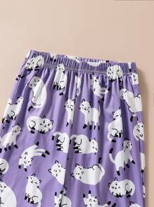 时尚休闲春秋女童家居服，可爱猫咪印花长袖白色上衣，满满都是白猫图案的女童裤子。面料多功能舒适，适合休闲家居服，可作为送给女童的礼物