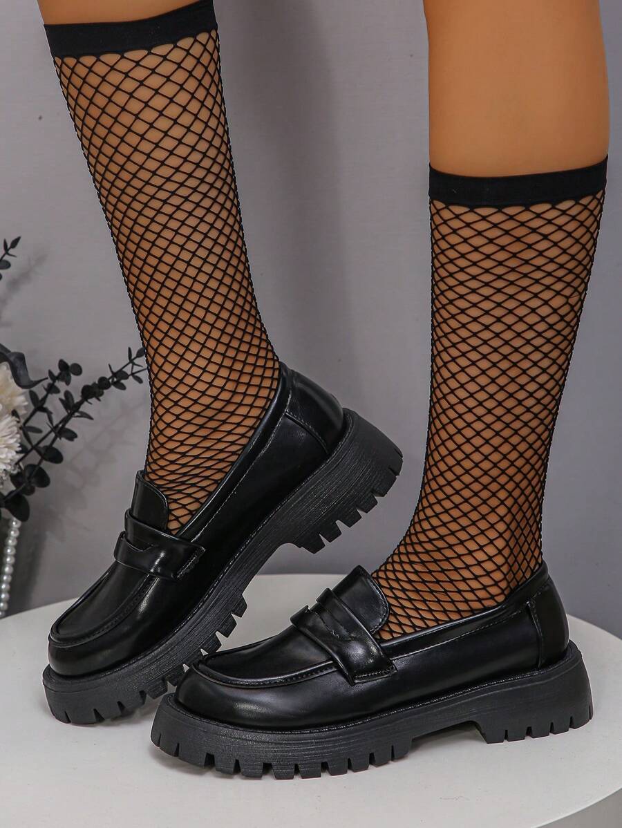 Women's PU Loafer Shoes, Thick Sole, British Style, Slip-On Flats, Fashionable For Spring/Autumn 2024 - Black Shiny Leather - View 1