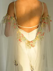 1 Pc Long Trailing Lace Wedding Cape, Colorful Decorative Short Sleeve Bridal Cloak, Fashionable Backless Wedding Accessory With Elastic Cuffs, Suitable For Petite Brides