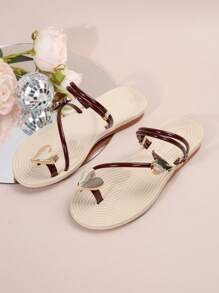 Summer New PU Maple Leaf Flat Sandals For Women, Slip-On Comfy Beach Style, Outdoor Lightweight Casual Minimalist Open Toe Sandals, 2024 Fashion Versatile Solid Color Breathable Non-Slip Soft Bottom Heart Decor Sandals