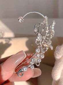 1pc Fashionable Hollow Out Butterfly Crystal Decor Earrings, Suitable For Women Everyday, Party And Festival Wearing