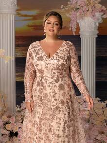 Faeriesty Mosy Mother Of The Bride Plus-Size Formal Dress: Floral Sequin Embroidery Surplice V-Neck Elegant Evening Gown