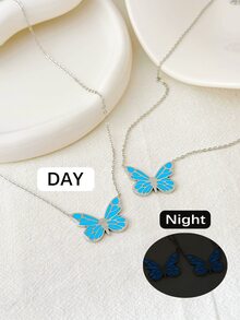 YUZENG 1 Fashionable, Creative, Elegant And Fully Matched Qparkling Luminous Stainless Steel Collarbone Chain, DIY Hollow Luminous Butterfly Pendant Necklace - Silver - View 5