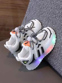 New Fashionable Light-Up Shoes Kids Sports Shoes Comfortable Running Shoes Baby Sport Shoes Little White Sneakers