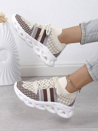 全新复古花卉印花透气轻便系带女式跑鞋