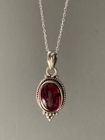 1PC Vintage Bohemian Garnet Pendant Necklace For Women Creative Gorgeous Carved Red Personalized Necklace Jewelry Accessories