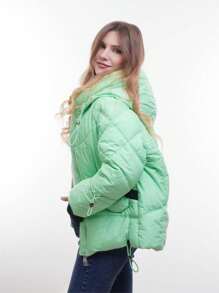 Jaqueta acolchoada com capuz verde neon