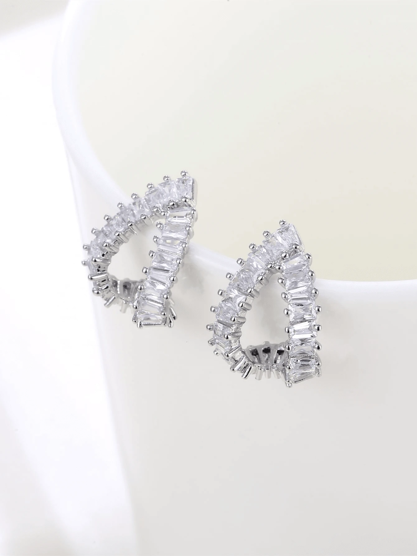 方晶鋯石裝飾耳釘 - 銀色 - 查看 1