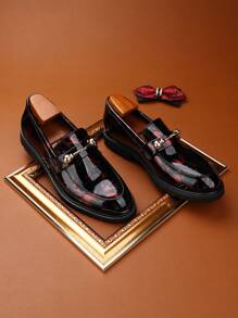 Men's Casual Leather Loafers With Glossy Surface And Printed Design, Versatile And Fashionable Shoes, Slip-On Low-Cut Business Formal Shoes For Streetwear, Thickened Sole, Comfortable And Casual, Minimalist And Professional Work Shoes - Red - View 4
